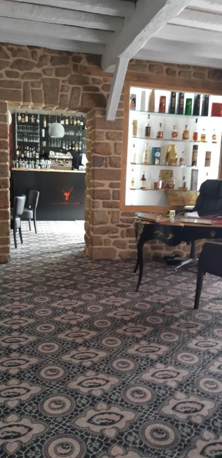 Logis Hotel Le Grand Cerf Ernee Bagian luar foto
